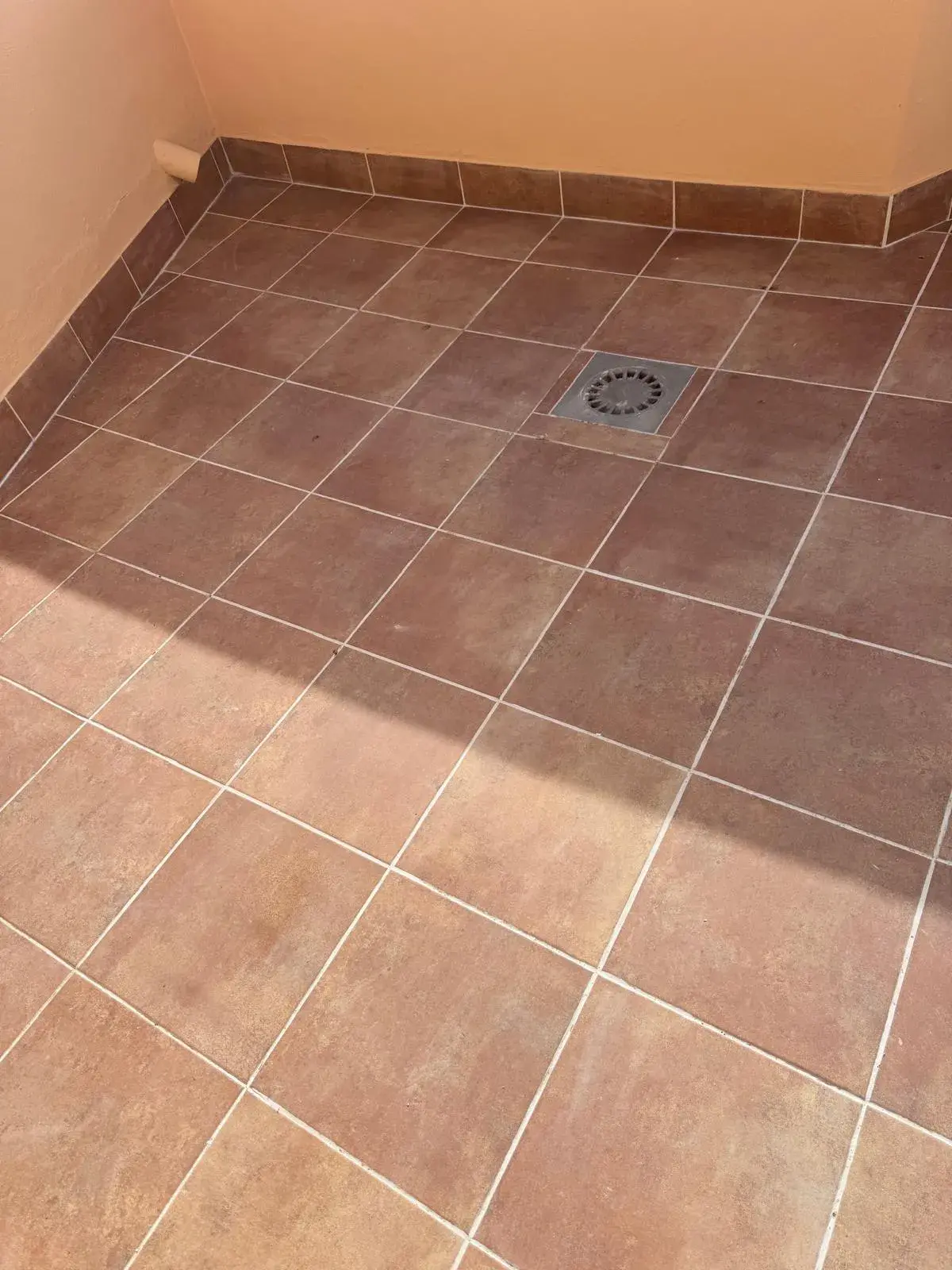 Resultado final - detalle sumidero integrado en el nuevo pavimento